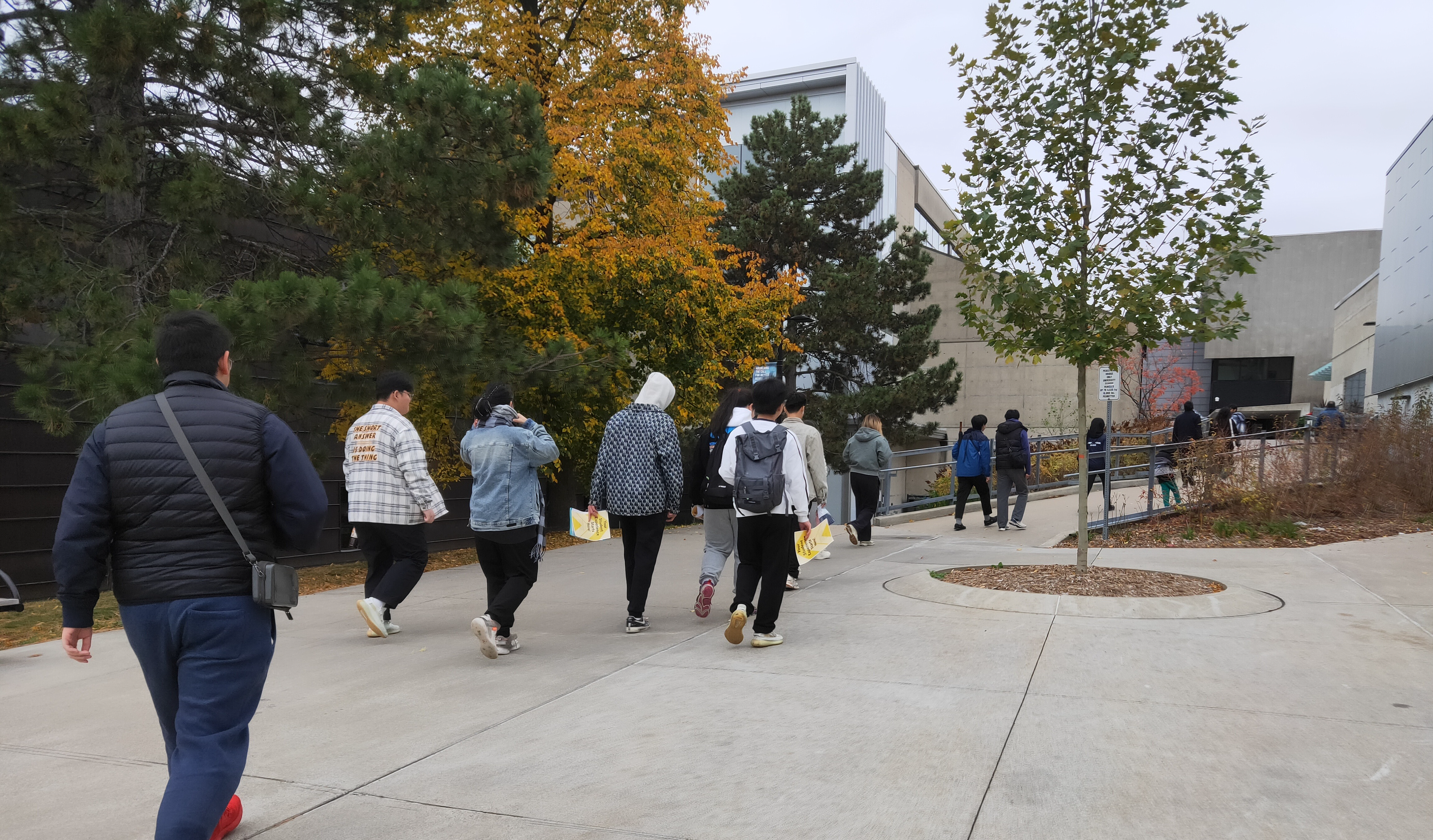 University Campus Tour — photo 4